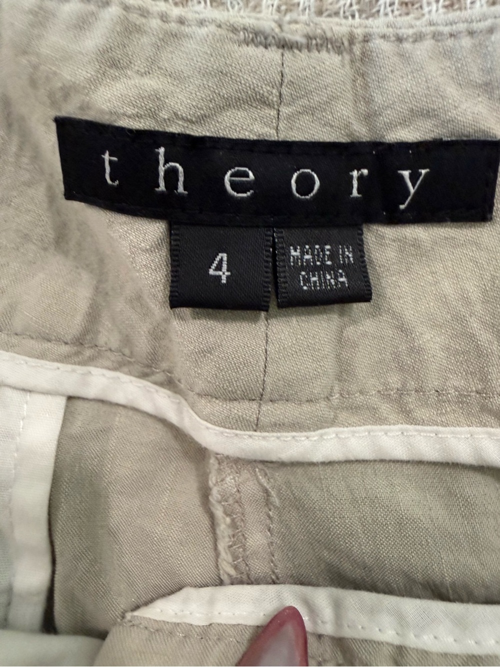 Women's Casual Roll-Cuff Cargo Shorts in Light Olive - Picture 3 of 4